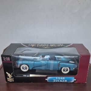 1948 Tucker Die-Cast Model Car Road Signature New Sealed Box.